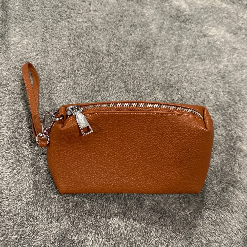 ANTIK KRAFT Tan Wristlet